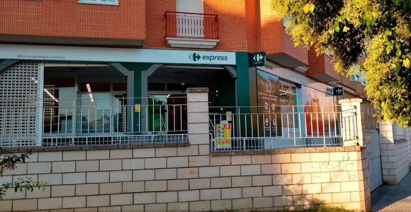 Carrefour Express en Avenida Lusitania, 15, Mérida