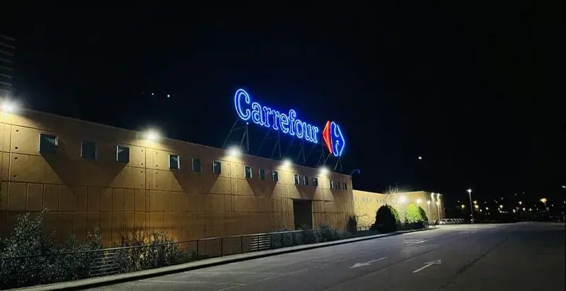 Carrefour en Avenida del Camino, 1, Mieres