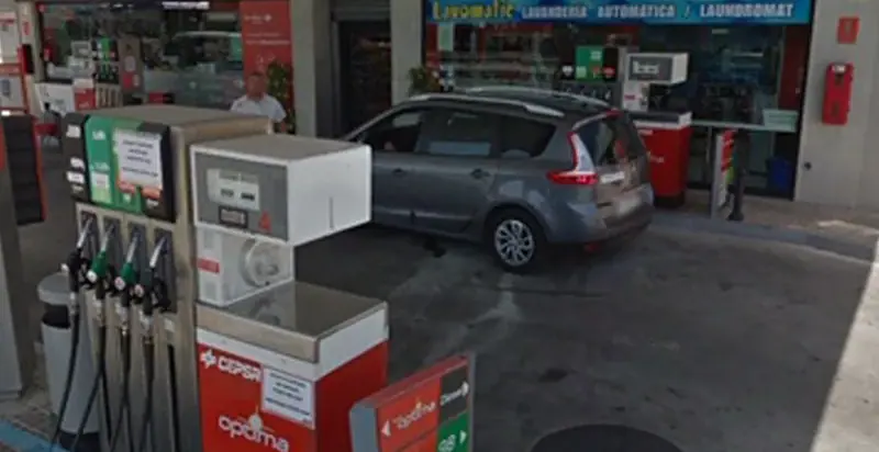 Carrefour Express en Carretera N340, P.k. 197,7, Junto a la Estación Cepsa, Mijas