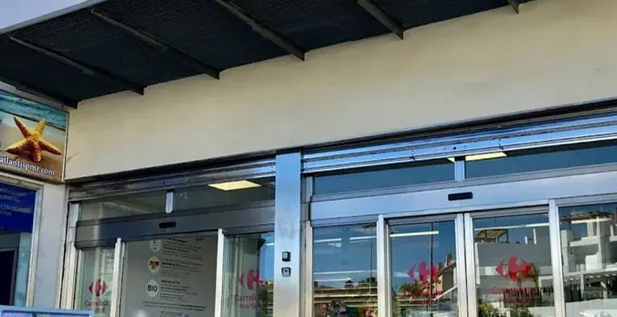 Carrefour Market en Calle Adarves - Centro Comercial Los Olivos, Mijas Costa