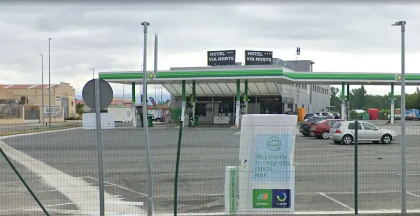 Carrefour Express en Camino Fuente Basilio, 2, Junto a la estación de servicio, Miranda del Ebro