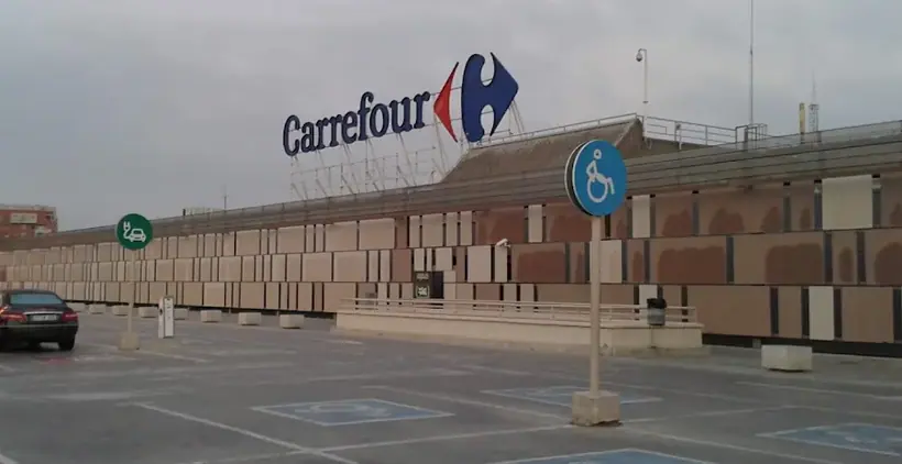 Carrefour en Avenida Miguel de Cervantes, 106, Murcia