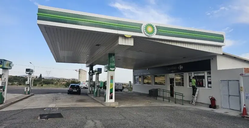 Carrefour Express en N-6, km 72, Junto a la estación de servicio, Navas de San Antonio