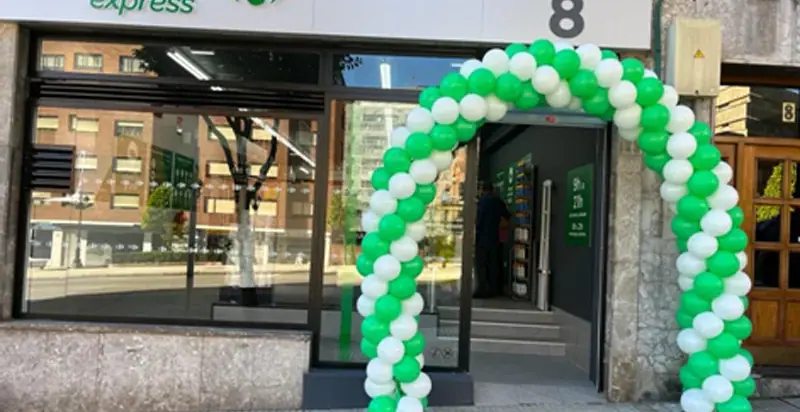 Carrefour Express en Plaza Paz, 8, Oviedo