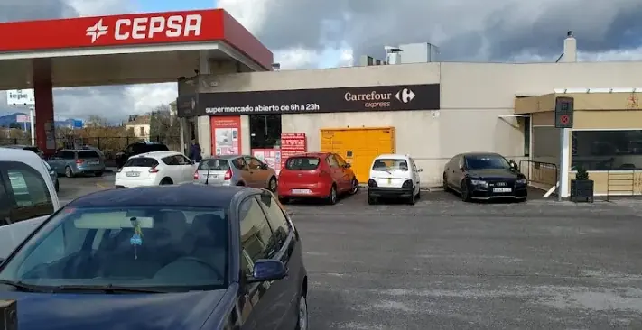 Carrefour Express en Avenida Reina Sofía s/n, Peligros