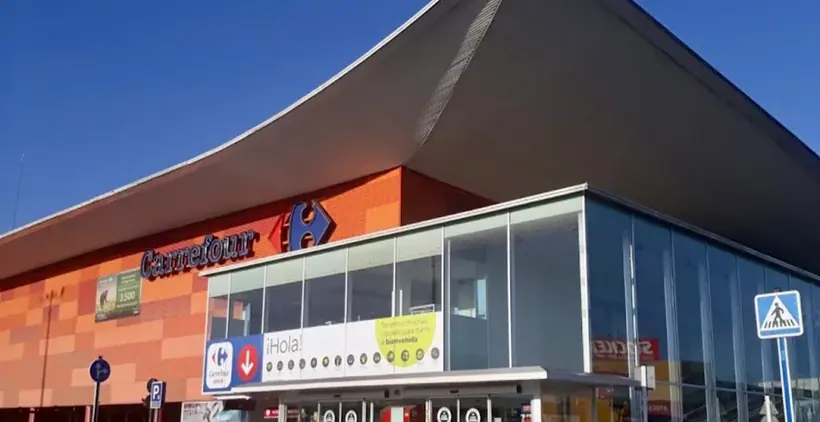 Carrefour en Calle Luis Buñuel s/n. Parcela 24, Parque Comercial Granaita, Pulianas