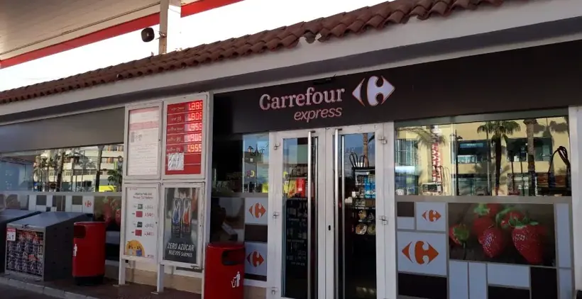 Carrefour Express en Avenida Alicún , 62. Sentido Aguadulce., Junto a la Estación de Servicio, Roquetas de Mar