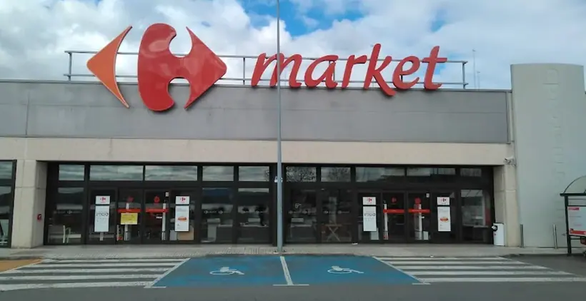 Carrefour Market en Parcelas B9 y B10. Instalaciones Náutico-Deportivas, Puerto de Sada, Sada