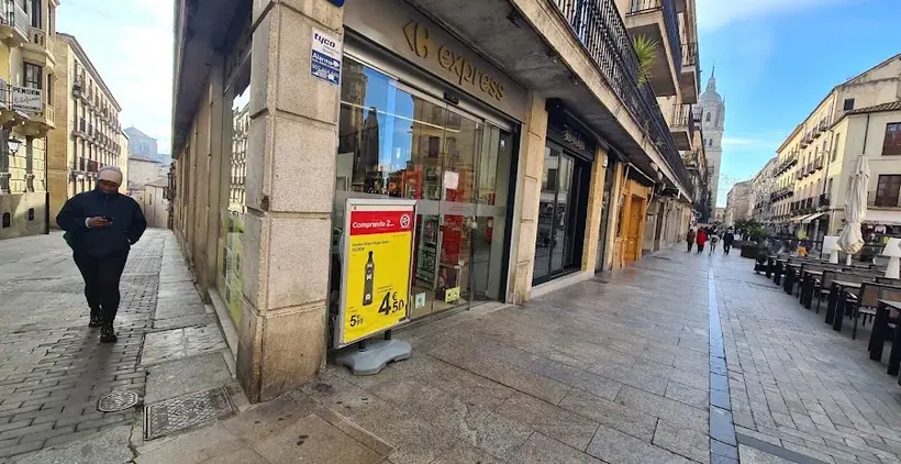 Carrefour Express en Calle Rua Mayor, 35 - 37, Salamanca