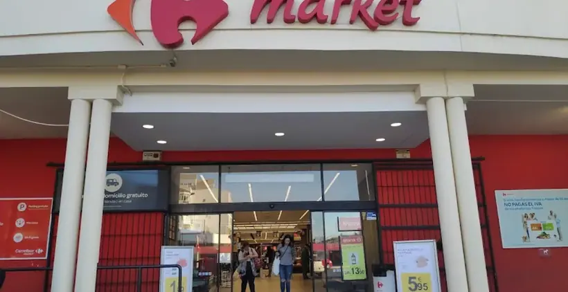 Carrefour Market en Avenida Cayetano Roldán s/n, esquina Calle Colón, San Fernando