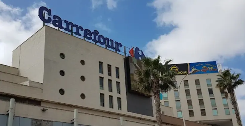 Carrefour en Autopista del Sur, km. 5,9. Urbanización Añaza, Centro Comercial Santa Cruz, Santa Cruz de Tenerife