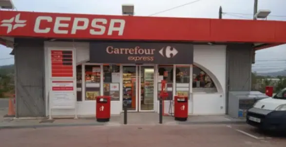 Carrefour Express en Carretera Pm-810 P.k.3,3, Junto a la Estación Cepsa, Santa Eulalia - Ibiza