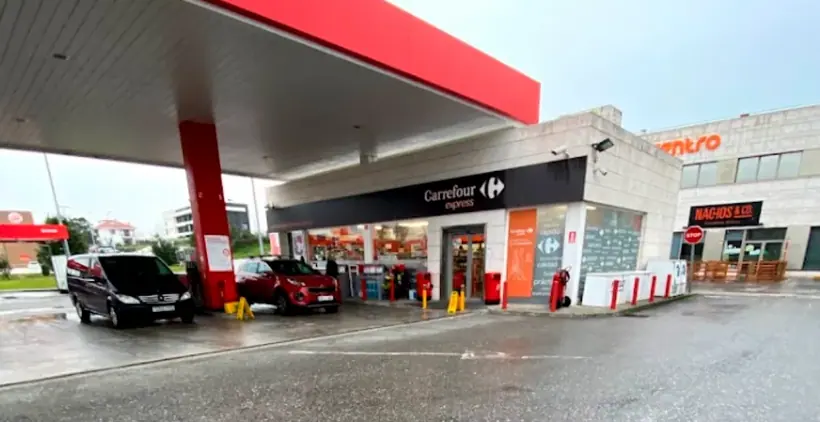 Carrefour Express en Calle Josefina de la Maza, 2. Parque Empresarial Piasca, Junto a la Estación Cepsa, Santander