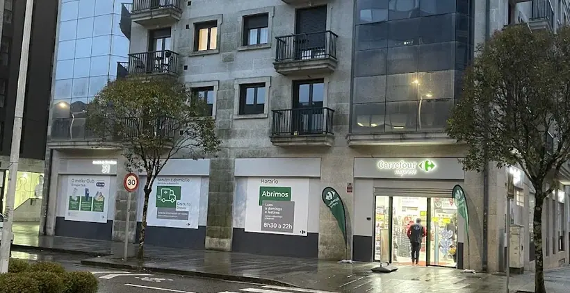 Carrefour Express en Avenida Barcelona, 31, Santiago de Compostela