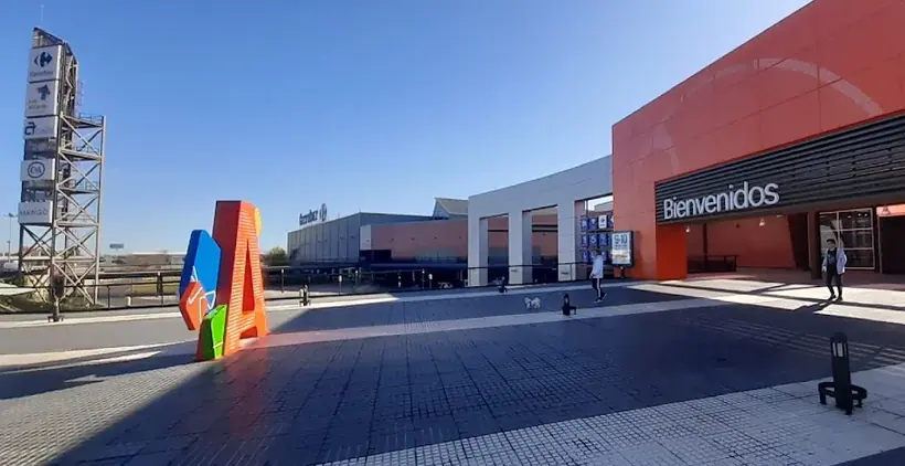 Carrefour en Antigua Carretera Nacional V, km 104, Centro Comercial Los Alfares, Talavera de la Reina