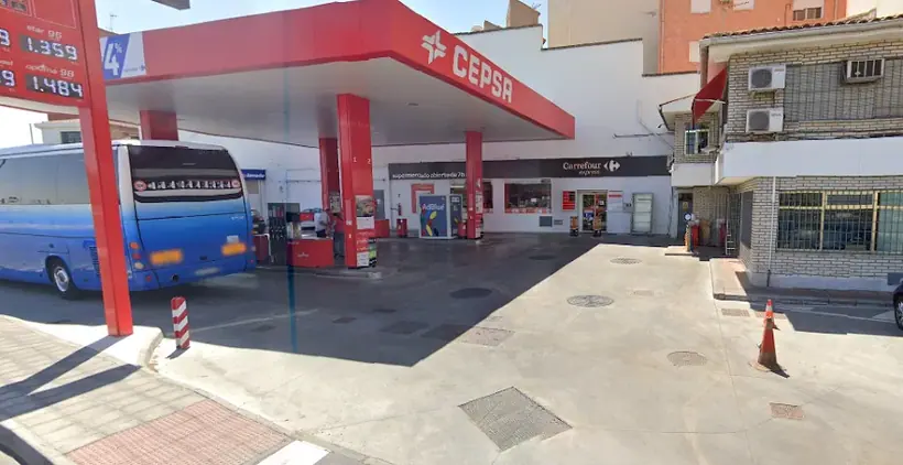 Carrefour Express en Paseo de la Rosa, 156, Junto a la Estación Cepsa, Toledo