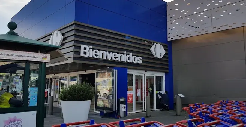 Carrefour en Avenida Bilbao, s/n, Polígono Los Ochos, Torrelavega