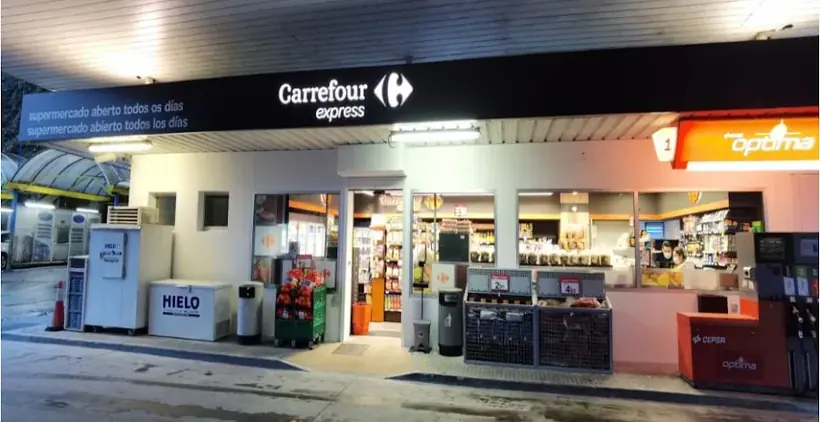 Carrefour Express en Rua San Bernardo, 53, Junto a la Estación Cepsa, Vila de Noia
