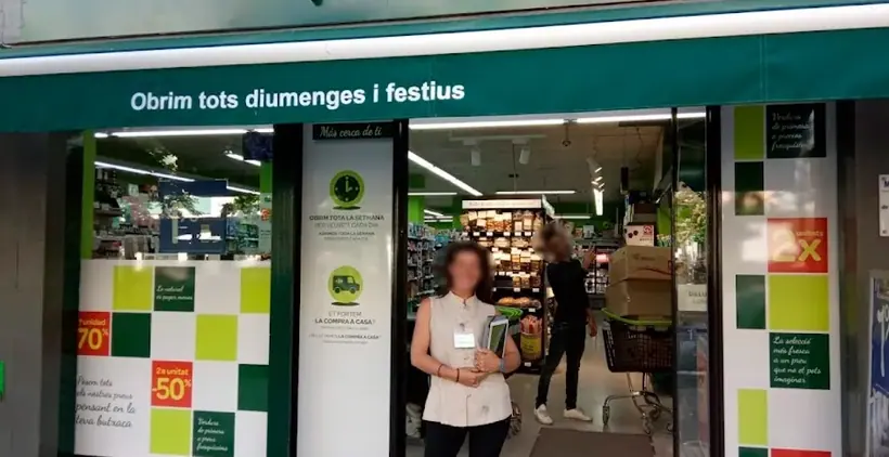 Carrefour Express en Rambla Girada, 84. Bajos, Vilafranca del Penedés