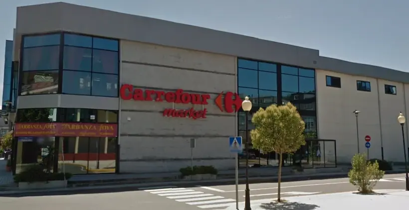 Carrefour Market en Avenida Lino Fernández Madero, Centro Comercial Finis Terrae, Villa de Cee