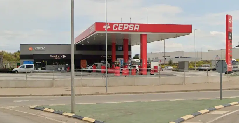 Carrefour Express en Polígono Ígono Industrial I-9, Parcela 18, Junto a la Estación Cepsa, Villamediana de Iregua