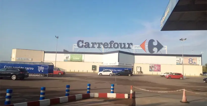 Carrefour en Avenida Reyes Católicos, Manzana 26, Sector 3, Villarrobledo