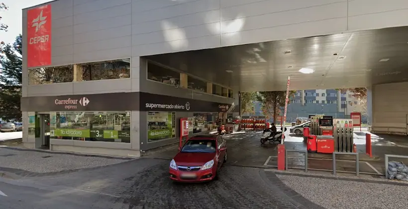 Carrefour Express en Avenida Cataluña, 44, Junto a la Estación Cepsa, Zaragoza