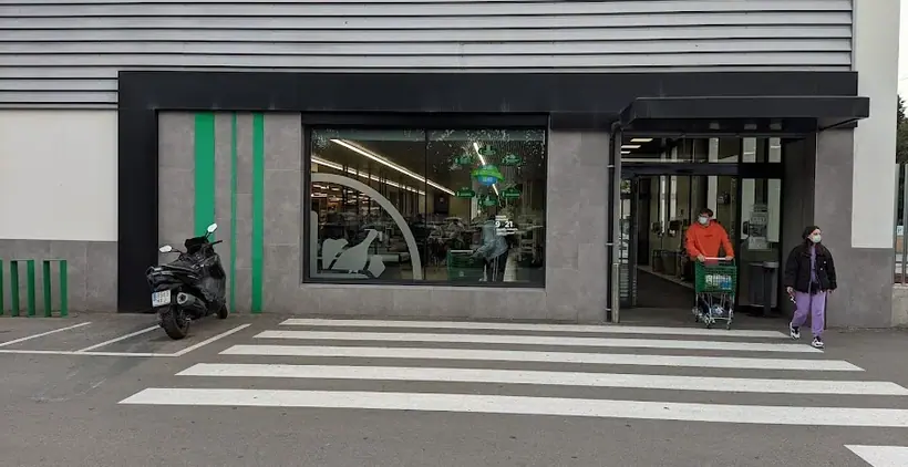 Mercadona en Calle Santa Anna, s/n, Cerdanyola del Vallès