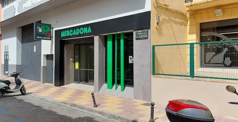 Mercadona en Calle la Bega, 7, Cullera