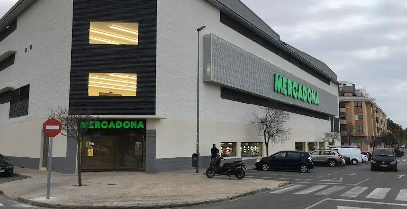 Mercadona en Avenida Miguel Hernández, 23, Dénia