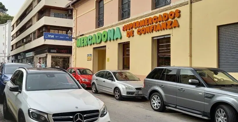 Mercadona en Calle Pintor Victoria, 2, Dénia