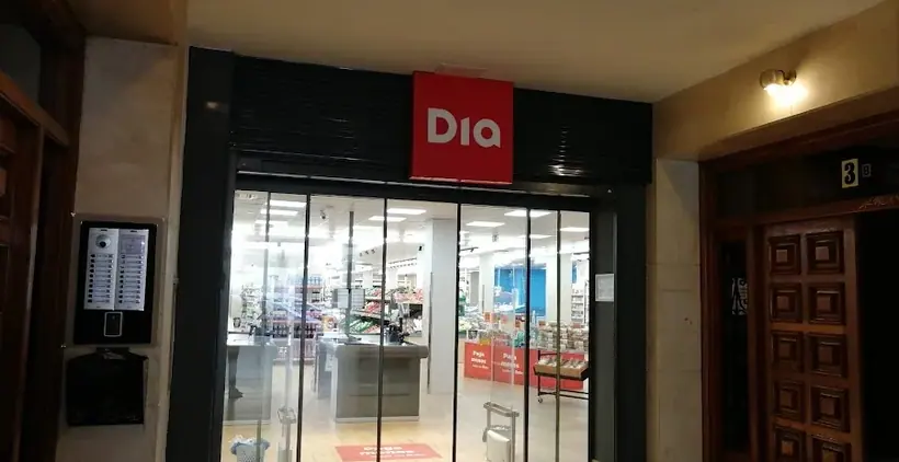 Dia en Calle Clavel 3, Alcalá de Henares