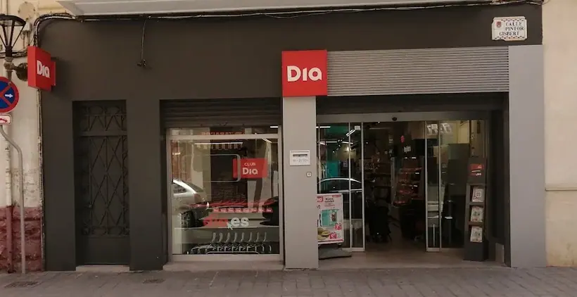 Dia en Calle Pintor Gisbert 23, Alicante