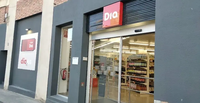 Dia en Plaza Catalunya 11, Almenar