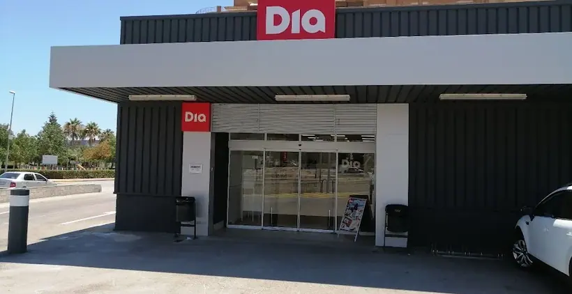Dia en Calle Cristóbal Colón 1, Almoradí