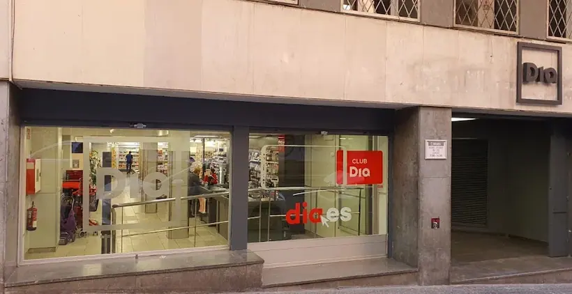 Dia en Calle Pau Alsina 64, Barcelona