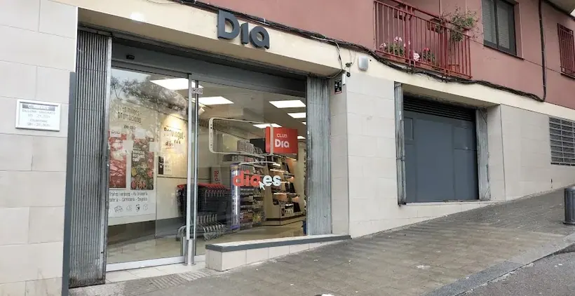 Dia en Calle Pla de Fornells 51, Barcelona