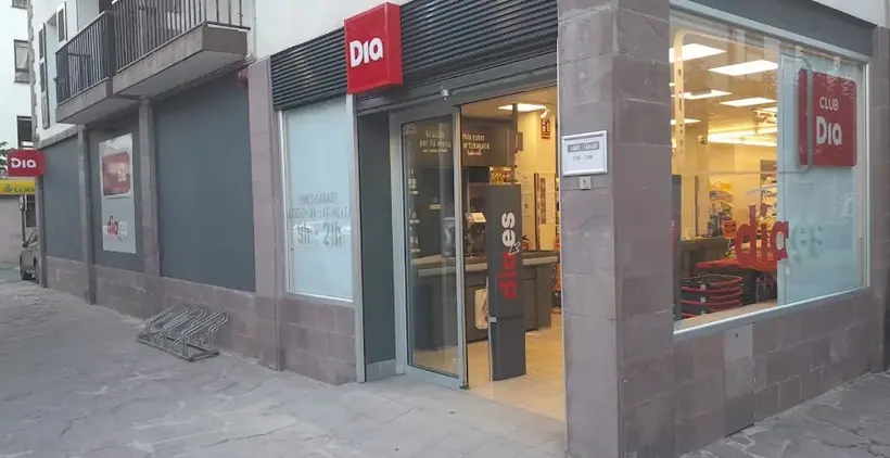 Dia en Calle Santiago 82, Baztan