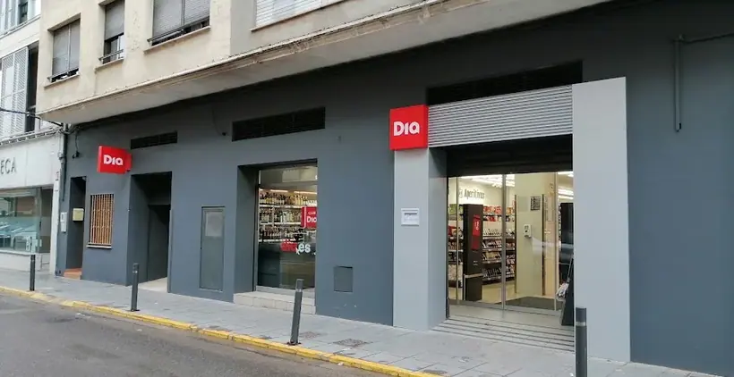 Dia en Calle Santa Barbara 38, Benifaió