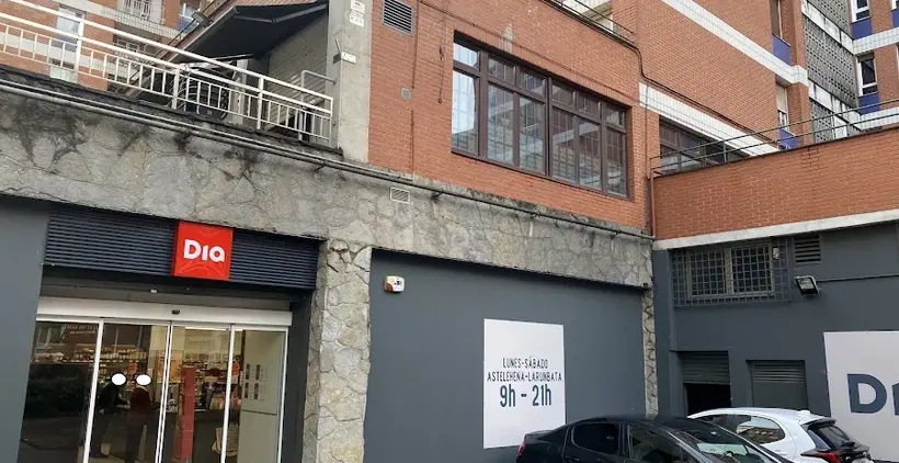 Dia en Calle Resurrección María de Azkue 5, Bilbao