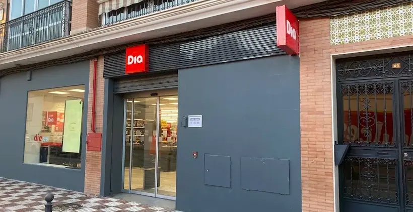 Dia en Avenida Constitucion 14, Cabra