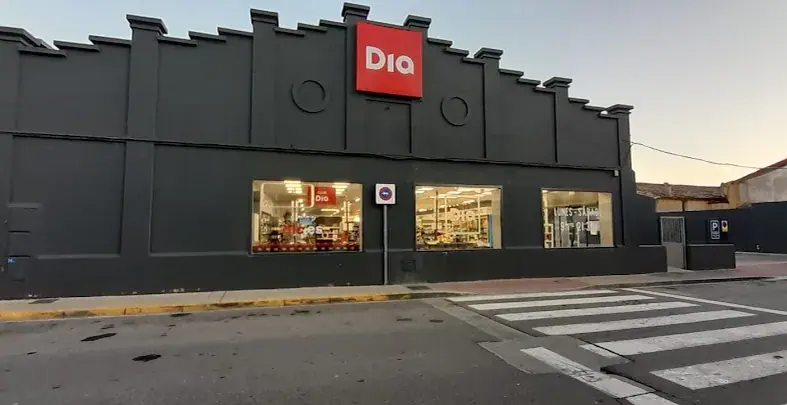 Dia en Calle Santa Barbara 38, Corella