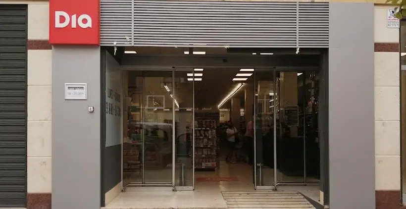 Dia en Calle Tomas y Valiente 20, Elche