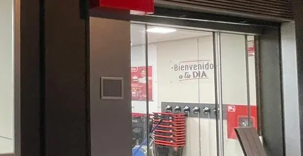 Dia en Avenida Don Bosco 30, Granada