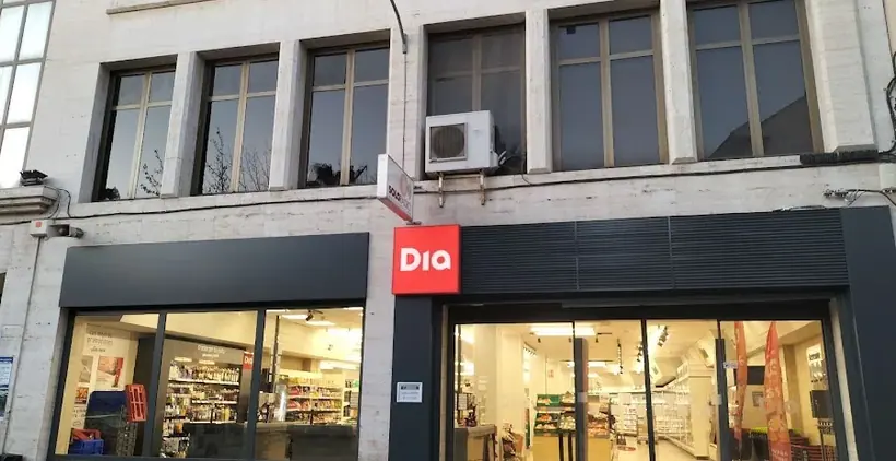 Dia en Plaza Santa Ana 11, Hellín