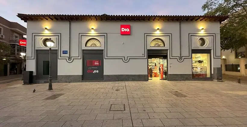Dia en Avenida Universidad 25, Leganés