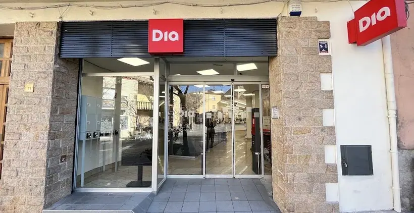 Dia en Plaza Esglesia 11, Maçanet de la Selva