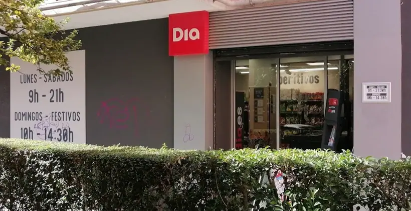Dia en Calle Blas Cabrera 74, Madrid
