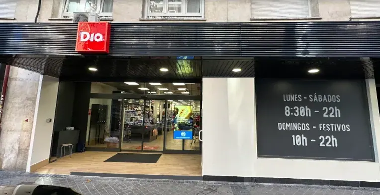 Dia en Calle Clara del Rey 32, Madrid
