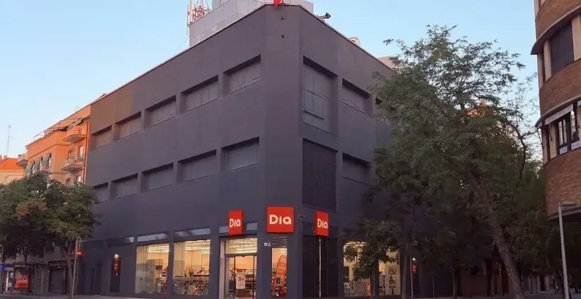Dia en Calle General Ricardos 140, Madrid